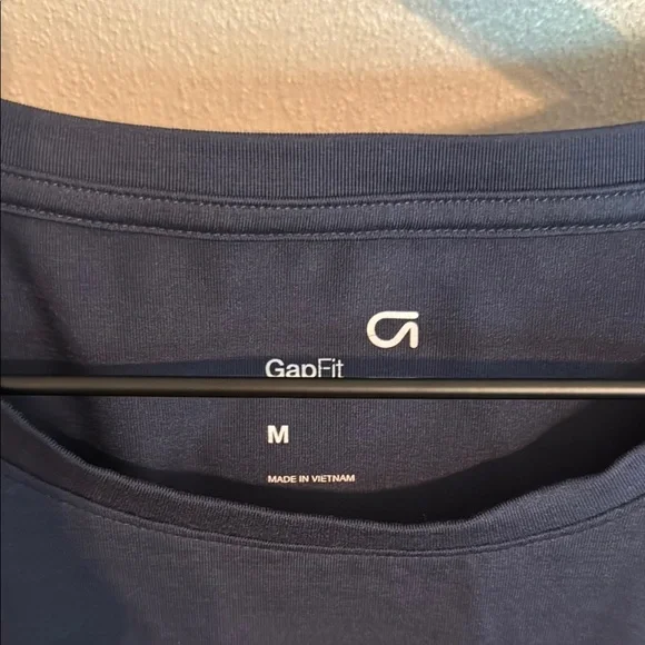 Gap Fit Women's Navy Sleeveless Athletic Tank Top - Picture 2 of 8